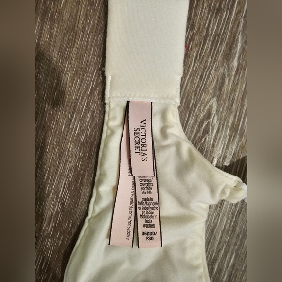 Victoria's secret 36DDD white bra NWOT - Picture 4 of 4
